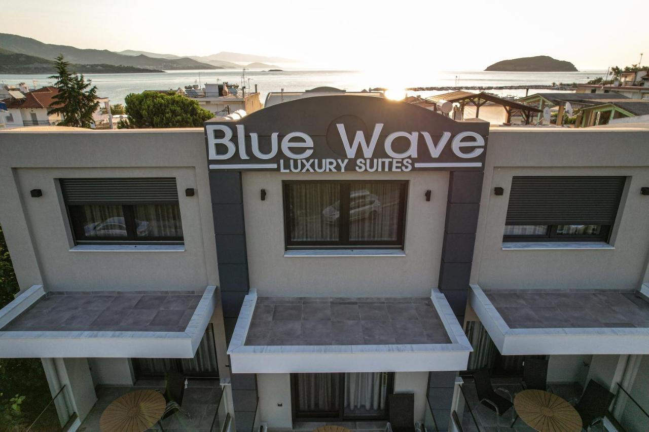 Blue Wave Luxury Suites Nea Iraklitsa ภายนอก รูปภาพ