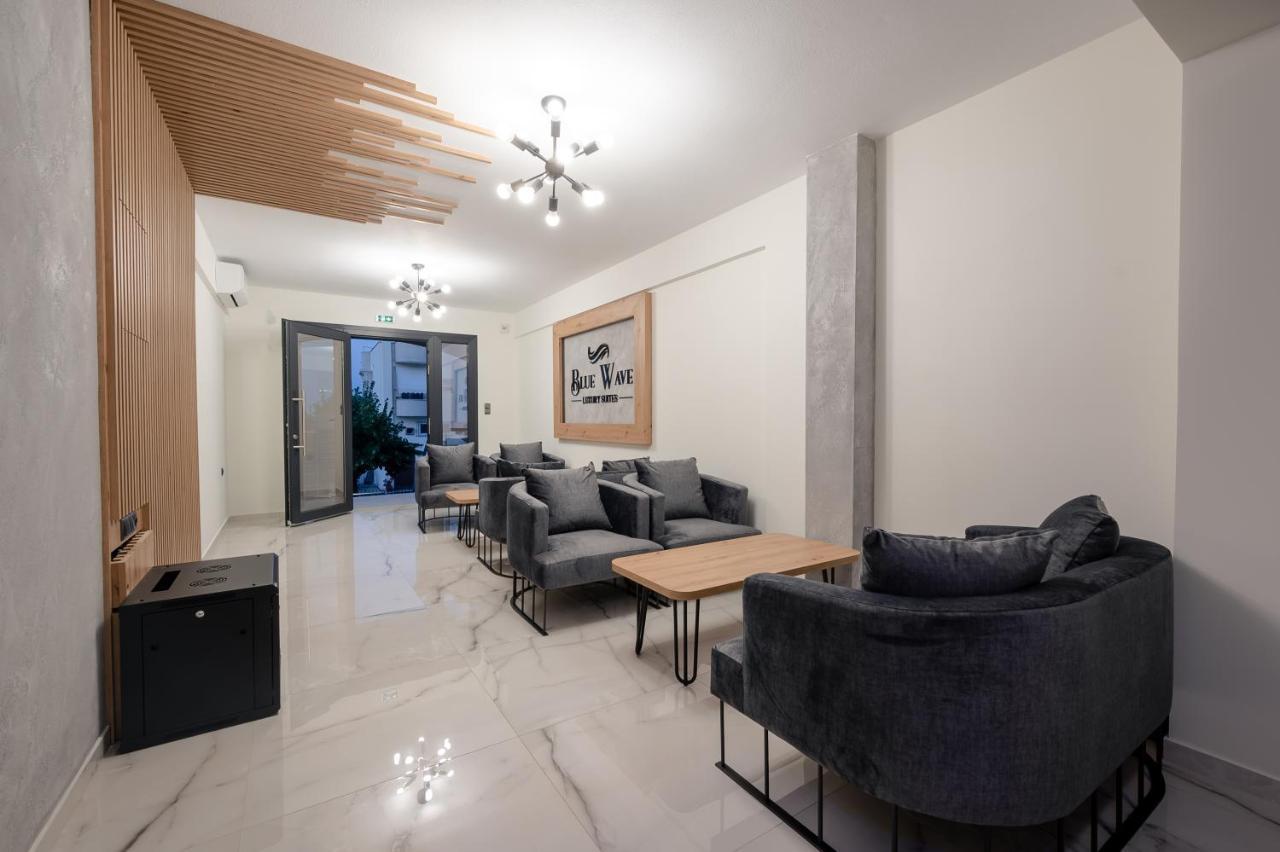 Blue Wave Luxury Suites Nea Iraklitsa ภายนอก รูปภาพ