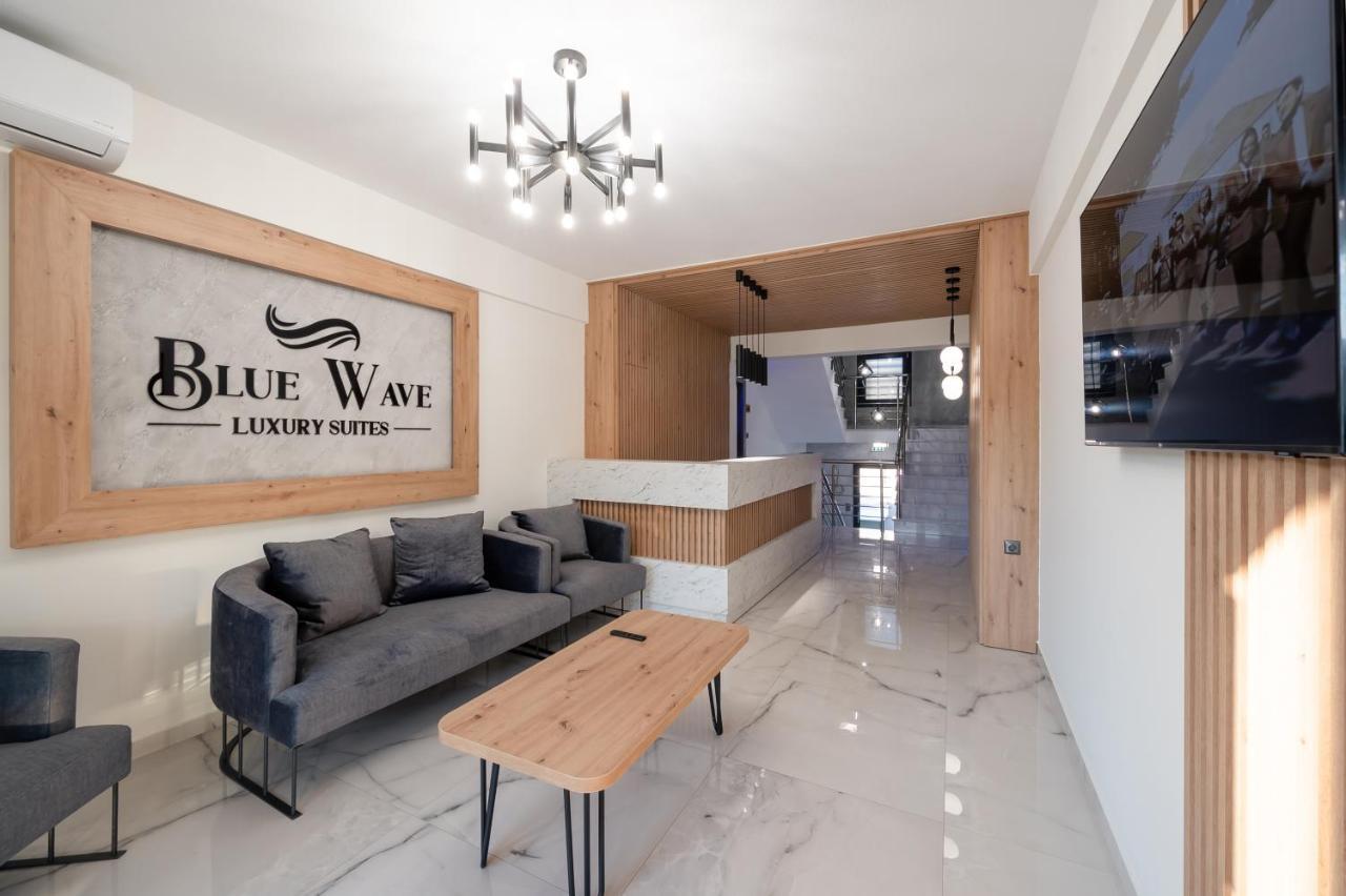Blue Wave Luxury Suites Nea Iraklitsa ภายนอก รูปภาพ