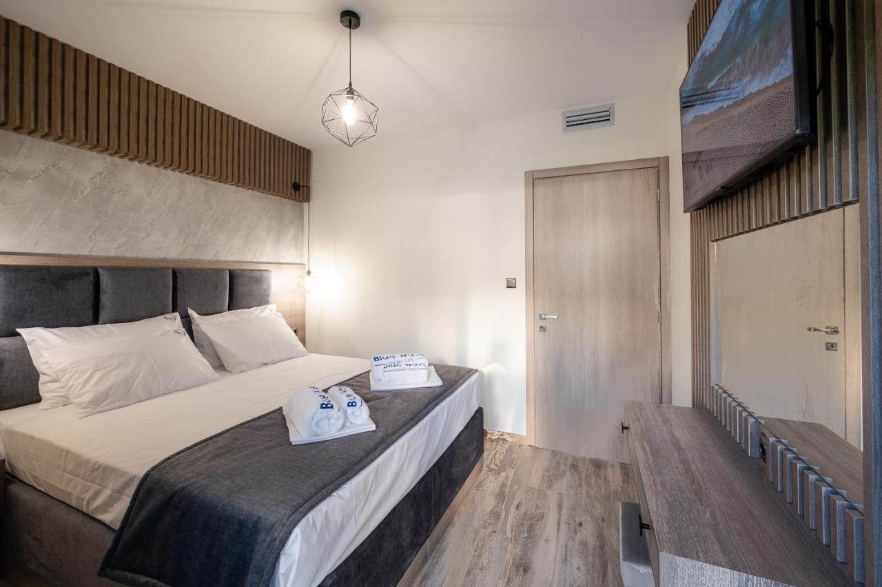 Blue Wave Luxury Suites Nea Iraklitsa ภายนอก รูปภาพ