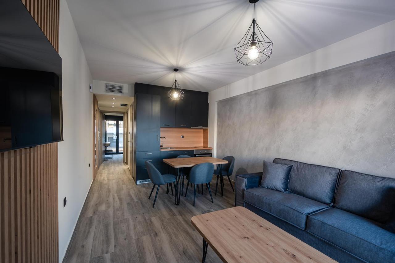 Blue Wave Luxury Suites Nea Iraklitsa ภายนอก รูปภาพ