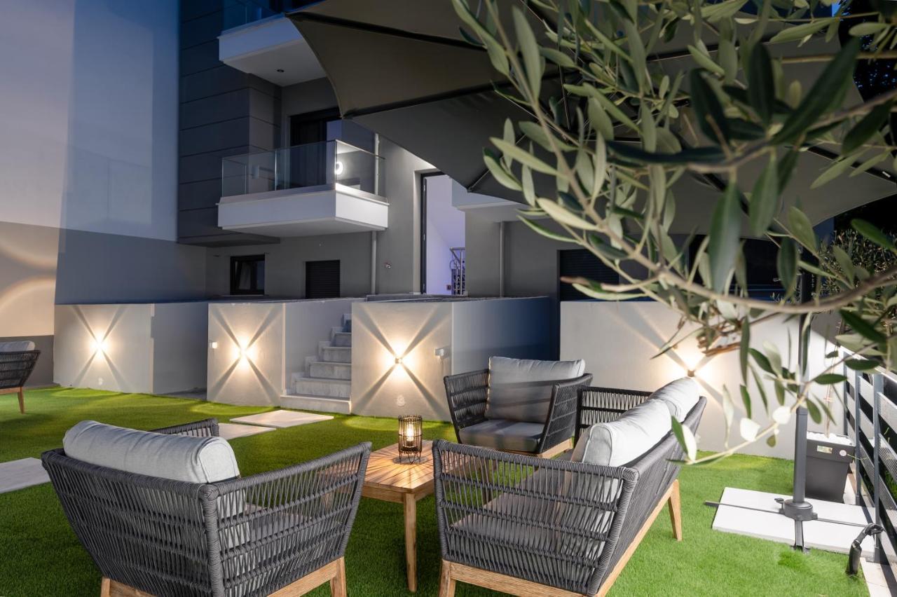 Blue Wave Luxury Suites Nea Iraklitsa ภายนอก รูปภาพ