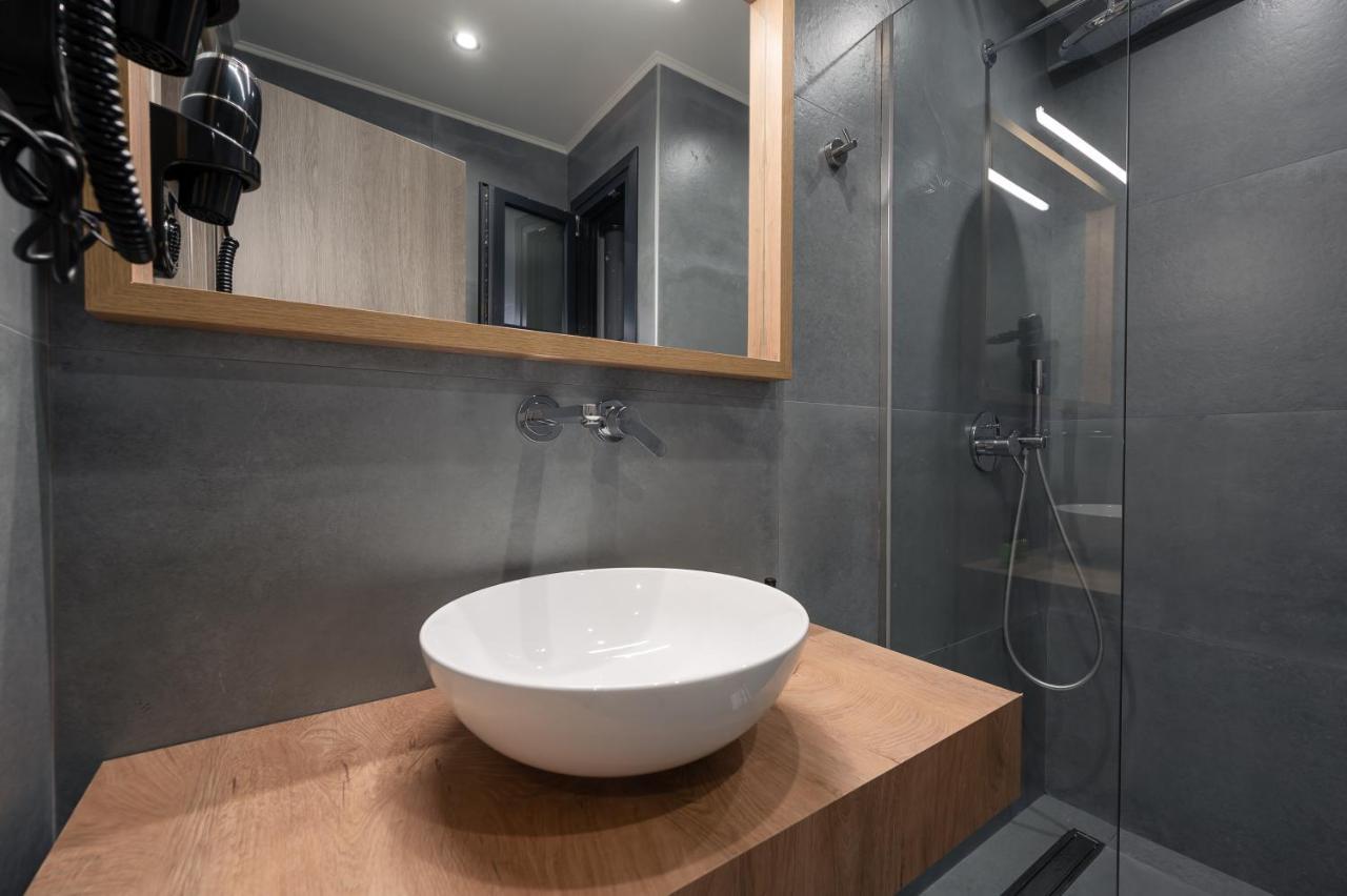 Blue Wave Luxury Suites Nea Iraklitsa ห้อง รูปภาพ